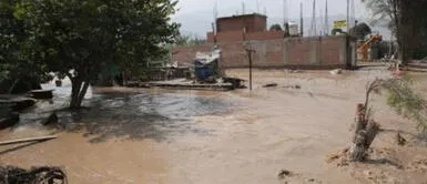 Indeci recomienda alejarse de los cables de energía eléctrica o torres de alta tensión en caso de una inundación. Foto: Senamhi Senamhi alerta nuevo periodo de nieve, granizado y lluvias en la Sierra