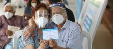 EsSalud inmunizó a más de 8 millones de personas desde que las vacunas llegaron al país hace un año EsSalud inmunizó a más de 8 millones de personas desde que las vacunas llegaron al país hace un año