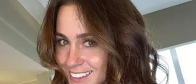 Ducelia Echevarría muestras su complicidad junto a su hija en coordinado outfit Ducelia Echevarría y su pequeña hija nos invaden de su complicidad y diversión con sus outfits de cocina