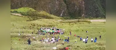 Tragedia en La Libertad: al menos 20 muertos deja caída de bus interprovincial a abismo Tragedia en La Libertad: al menos 20 muertos deja caída de bus interprovincial a abismo