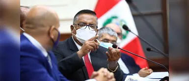 Raúl Urquizo afirma que Hernán Condori practica publicidad engañosa. CMP pide la renuncia inmediata del ministro Hernán Condori