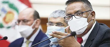 Hernán Condori pone a disposición su cargo si se descubren que recetó agua arracimada Hernán Condori pone a disposición su cargo si se descubren que recetó agua arracimada