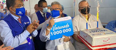 La campaña de vacunación contra la COVID-19 continua con éxito. COVID-19: vacunatorio de Plaza Norte llegó al millón de inoculados