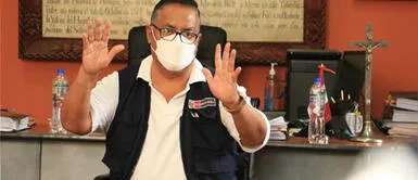 Hernán Condori, ministro de Salud indicó que nunca ha recetado el agua arracimada. Hernán Condori declaró que investigó sobre los beneficios del agua arracimada en Google