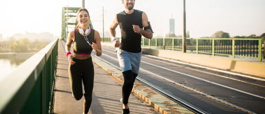 Una forma natural de desintoxicar el cuerpo son los ejercicios. ¿Qué artículos son indispensables para una rutina de ejercicios?