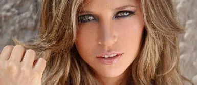 Anna Carina Copello con bikini inmortalizado en los años 70 Anna Carina Copello se adueña de la tendencia nostálgica de los 70 en vibrante bikini