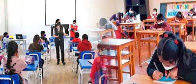 Los padres de familia y maestros discrepan sobre el aforo ante el regreso a las clases presenciales. Sutep y padres de familia discrepan sobre el aforo total en las clases presenciales