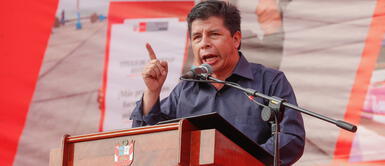 Pedro Castillo se reunió con ministro de Defensa y comandante del Ejército Pedro Castillo se reunió con ministro de Defensa y comandante del Ejército