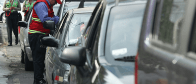 Conductores registrados en el padrón de taxis colectivos presentan diversas denuncias. Foto: Andina Padrón de taxis colectivos registra acusados de robo, violación sexual y extorsión