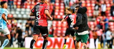 Anderson Santamaría es habitual titular en el Atlas Anderson Santamaría presenció la batalla campal entre Atlas y Querétaro | VIDEO