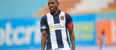 Jefferson Farfán no tiene minutos en el campo en lo que va la temporada 2022. Jefferson Farfán preocupa en Alianza Lima tras llegar en preocupante estado | VIDEO