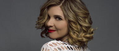 Johanna San Miguel con deslumbrante outfit de polka dots Johanna San Miguel le rinde oda a los polka dots en atractivo conjunto despampanante