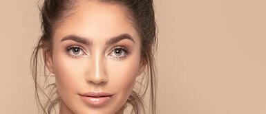 La vaselina y nuestras cejas ¿Sabías que la vaselina posee componentes ideales para nuestras cejas?