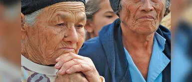 Conoce qué alimentos consumir para combatir la incontinencia urinaria. ¿Cómo cuido a una persona que presenta incontinencia urinaria?