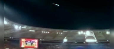 El 'ovni' habría volado por coloso italiano. Video de 'OVNI' sobre estadio en pleno duelo de AS Roma vs. Atalanta se vuelve viral