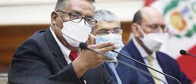 El ministro de Salud, Hernán Condori, indicó que el agua arracimada no es un fármaco Hernán Condori sobre el agua arracimada: "Nunca dije que tiene propiedades curativas"