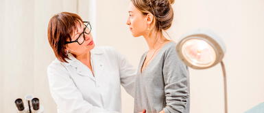 Las mujeres se deben realizar distintas pruebas para combatir la enfermedad, siempre y cuando se presenten. Mes de la mujer: conoce la importancia de la revisión ginecológica