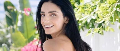 Aislinn Derbez con bikini verde Aislinn Derbez cautiva Costa Rica con un sensacional bikini inmortalizando la naturaleza