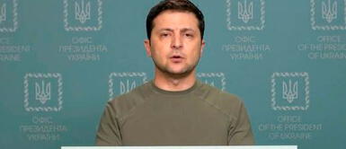 Volodimir Zelenski indicó que tanto él como su familia permanecen en Ucrania aunque Moscú lo haya identificado a él como el “objetivo número uno”. Foto: AFP Volodimir Zelenski indicó que tanto él como su familia permanecen en Ucrania aunque Moscú lo haya identificado a él como el “objetivo número uno”. Foto: AFP