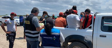 Policía expulsó por la frontera con Ecuador a nueve venezolanos. Piura: Nueve venezolanos son expulsados del Perú por infringir leyes y plazo de permanencia