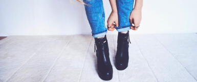 ¿Cuáles son los zapatos que mejor van con los mom jeans? Conoce los mejores calzados que pueden ir de maravilla con tus mom jeans