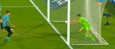 VAR no llamó al árbitro y el partido terminó siendo para Uruguay. ¡Escándalo! El gol peruano a Uruguay que no quiso ver el VAR