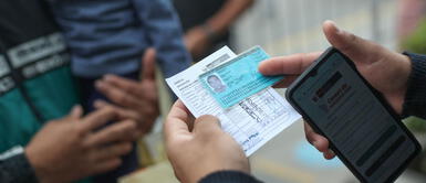 Trabajadores sin vacunación completa no ingresarán a centro de labores. Trabajadores presenciales tienen 15 días para contar con la tercera dosis contra la COVID-19