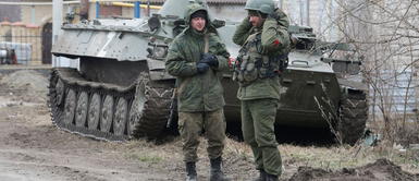 Mujer ucraniana dice que fue violada por dos soldados rusos mientras su hijo de cuatro años lloraba. Mujer ucraniana confiesa: “los soldados rusos me violaron mientras mi hijo lloraba aterrorizado”