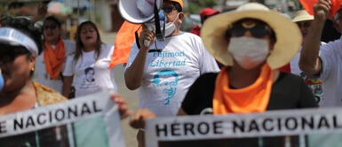 Simpatizantes de Alberto Fujimori llegaron esta mañana al penal Barbadillo. Alberto Fujimori: Simpatizantes golpean puerta de penal Barbadillo para exigir su salida