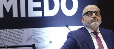 Beto Ortiz tendrá que dar una reparación civil de 50.000 soles por difamar a Pedro Castilla. Beto Ortiz es condenado por difamación agravada en contra de exviceministro Pedro Castilla