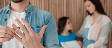 Descubre si la o el amante puede recibir parte de la herencia cando el cónyuge fallece. ¿Es posible que la amante acceda a la herencia de tu esposo fallecido? Abogado responde