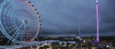 Adolescente de 14 años muere tras caer de juego mecánico. Video: adolescente de 14 años encuentra trágica muerte en juego mecánico de caída libre