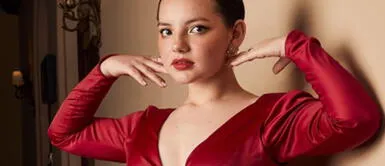 Francisca Aronsson con la moda de los 2000 Francisca Aronsson despliega la más alta moda con la tendencia retro de los 2000