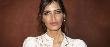 5 looks que definen el estilo de Sara Carbonero Sara Carbonero y 5 modernos looks que definen su estilo de vestir a través del tiempo