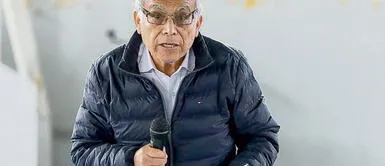 Lío. Aníbal Torres tuvo otra declaración impertinente. La controversia que genera lo debilita. Foto: PCM Aníbal Torres sobre Hitler: "Ayer di un ejemplo de cómo el criminal más avezado puede hacer obras positivas"