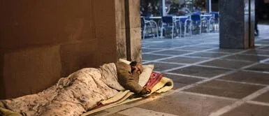 Hombre de situación de calle sufrió brutal ataque con agua hirviendo. Colombia: queman con agua hervida a hombre en situación de calle por dormir en terraza de una casa