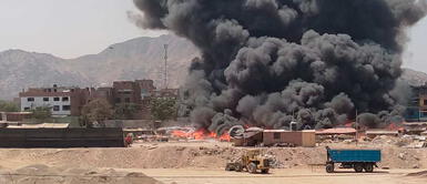 Incendio en SJL ha generado gran humareda en la zona. Jueves Santo: incendio deja un muerto en San Juan de Lurigancho