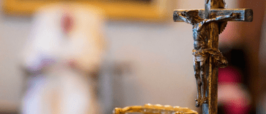 Iglesia Católica en el ojo de la tormenta. Foto: AFP ¡Indignante! iglesia desvío fondos de indemnización a familias para pagar deudas de juego de un cura