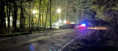 Richard Hawk se dirigió a trabajar como todos los días, sin saber que aquel 8 de abril sería uno de sus momentos más espantosos que le tocaría vivir. Médico forense llegó a una escena del crimen y encontró a sus padres e hijo muertos