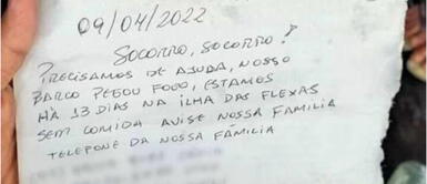 Náufragos fueron rescatados gracias a mensaje que enviaron en una botella. Náufragos fueron rescatados gracias a mensaje que enviaron en una botella: “¡Socorro! ¡Socorro! Necesitamos ayuda”