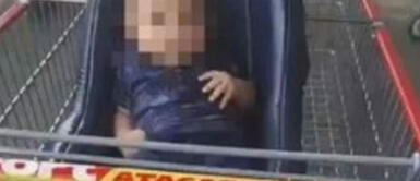 Trabajadores encontraron al bebé solo y llorando. Padres olvidaron a su hijo de 3 meses en el supermercado y solo se llevaron el carrito de compras