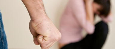 Madre denuncia a su hijo por golpear a su novia. Madre descubre que su hijo de 24 años golpeaba a su novia y decide denunciarlo