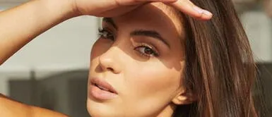 Natalie Vértiz luce la minifalda de los años 2000 de la marca Miu Miu Natalie Vértiz le rinde pleitesía a la moda de los años 2000 con una icónica minifalda al ritmo de una blusa vibrante