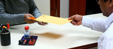 Video tiene más de 2 millones de reproducciones. Viral: joven renunció a su trabajo como parte de una broma, pero su jefe se la creyó y lo liquidó