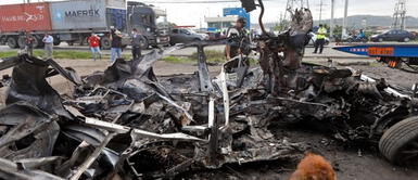 Imágenes impactantes: vehículo abandonado explota frente a cárcel de máxima seguridad Imágenes impactantes: vehículo abandonado explota frente a cárcel de máxima seguridad