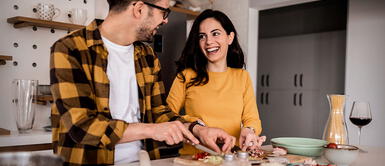 Revisa lo que necesitarás para inscribir tu unión de hecho en la Sunarp. Foto: composición de Jazmín Ceras / La República ¿Cuáles son los requisitos para inscribir la unión de hecho con tu conviviente?