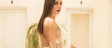 Olinda Castañeda realiza deleite fashionista con elegante falda aterciopelada y botas de charol Olinda Castañeda realiza deleite fashionista con elegante falda aterciopelada y botas de charol