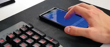 Con este truco podrás usar tu celular como un mouse táctil e inalámbrico. Foto: captura YouTube ¿Es posible convertir el celular en un mouse táctil para tu laptop?