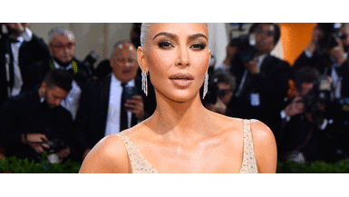 Met gala 2022: El vestido de Kim Kardashian en honor a Marilyn Monroe Kim Kardashian se trasformó en la recordada Marilyn Monroe para desfilar en el MET Gala 2022