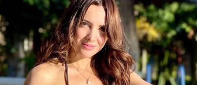 Rosángela Espinoza y bikini mix and match Rosángela Espinoza se posa ante el sol de Tumbes con un cálido bikini mix and match